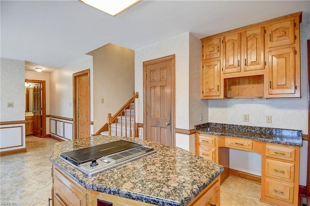 1924 Grayfalcon DR, Norfolk, VA 23518