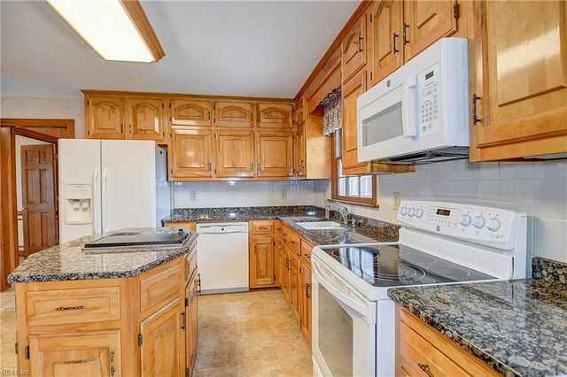 1924 Grayfalcon DR, Norfolk, VA 23518