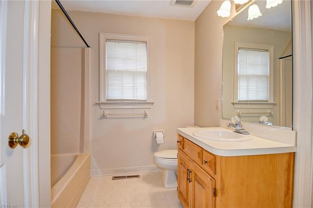 1924 Grayfalcon DR, Norfolk, VA 23518