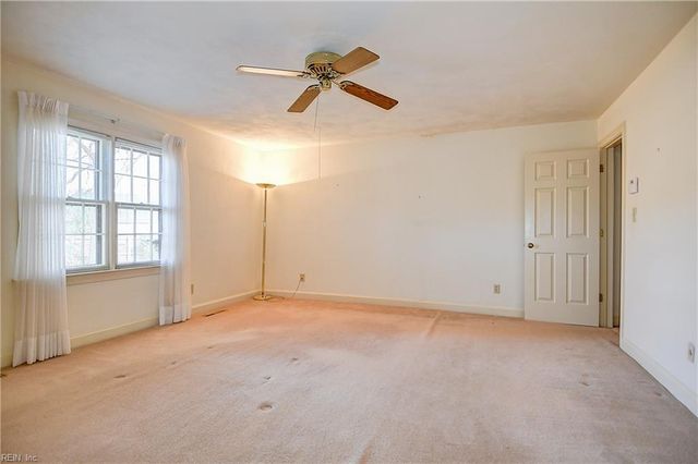 1924 Grayfalcon DR, Norfolk, VA 23518