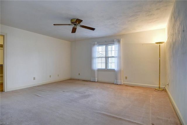 1924 Grayfalcon DR, Norfolk, VA 23518