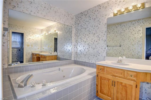 1924 Grayfalcon DR, Norfolk, VA 23518