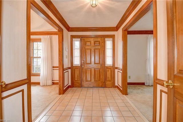 1924 Grayfalcon DR, Norfolk, VA 23518