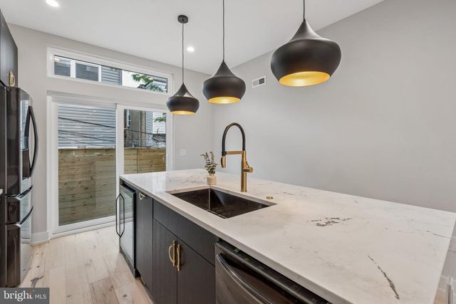 1534 S LAMBERT ST, Philadelphia, PA 19146