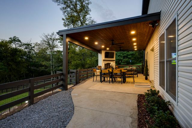 2700 Clayton Arnold Rd, Thompsons Station, TN 37179