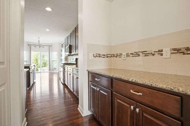 5388 Middlebury Lp, Lewis Center, OH 43035