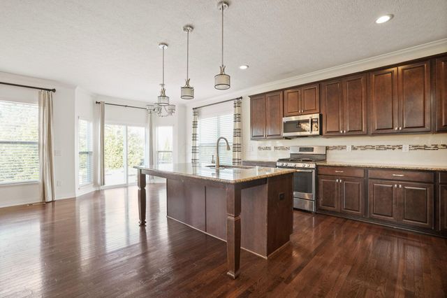 5388 Middlebury Lp, Lewis Center, OH 43035