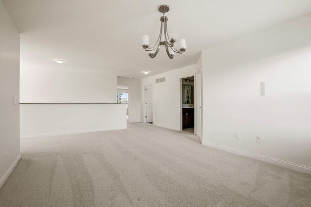 5388 Middlebury Lp, Lewis Center, OH 43035
