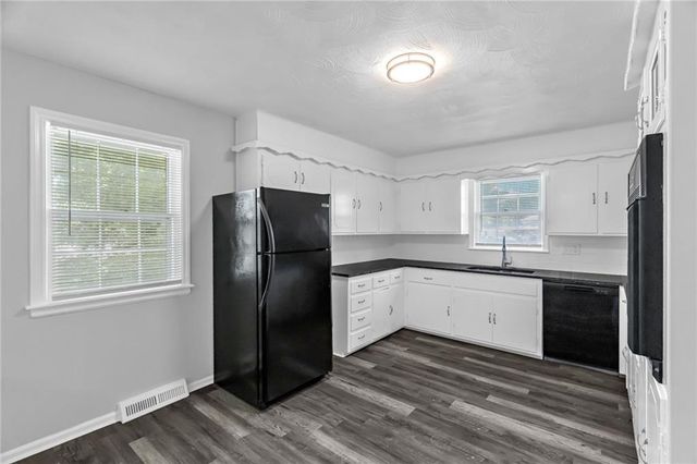18700 E 30th Terrace S, Independence, MO 64057