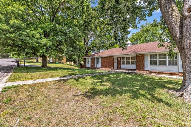 18700 E 30th Terrace S, Independence, MO 64057