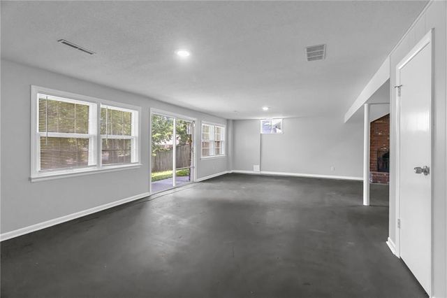 18700 E 30th Terrace S, Independence, MO 64057