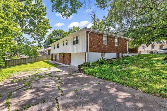 18700 E 30th Terrace S, Independence, MO 64057