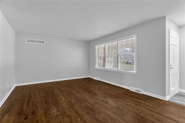 18700 E 30th Terrace S, Independence, MO 64057