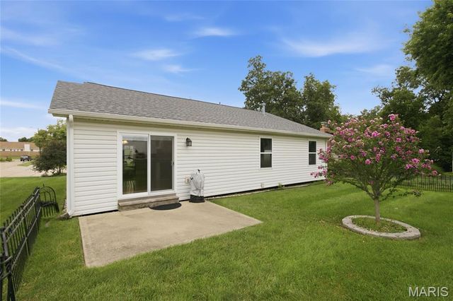 1476 Schoal Creek Drive, O'fallon, MO 63366