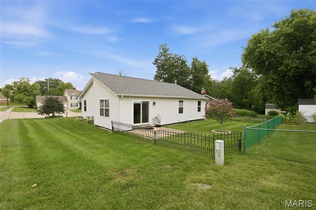 1476 Schoal Creek Drive, O'fallon, MO 63366