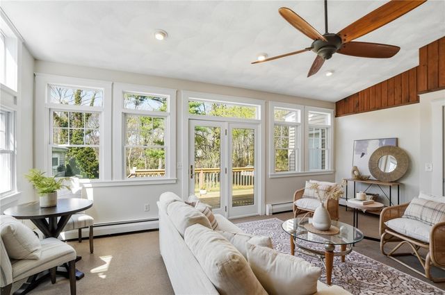 23 Richmond Avenue, Barrington, RI 02806