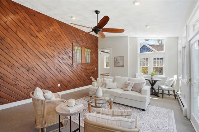 23 Richmond Avenue, Barrington, RI 02806