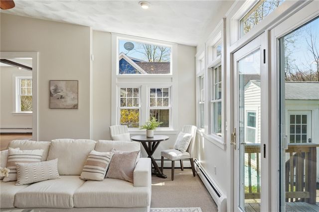 23 Richmond Avenue, Barrington, RI 02806