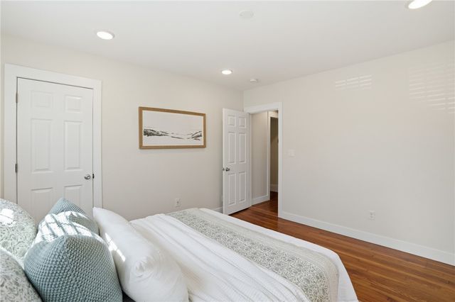 23 Richmond Avenue, Barrington, RI 02806