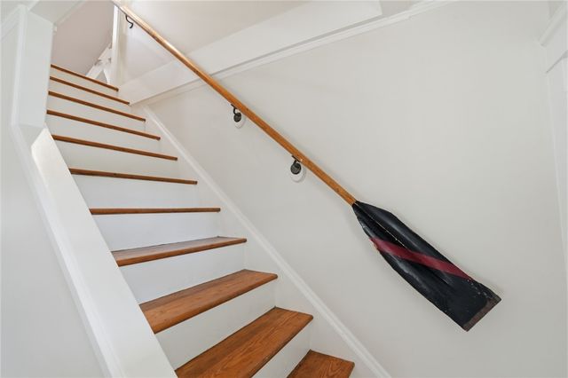 23 Richmond Avenue, Barrington, RI 02806