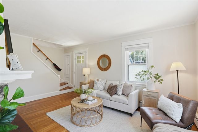 23 Richmond Avenue, Barrington, RI 02806