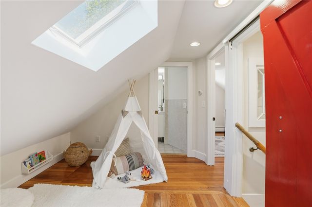 23 Richmond Avenue, Barrington, RI 02806