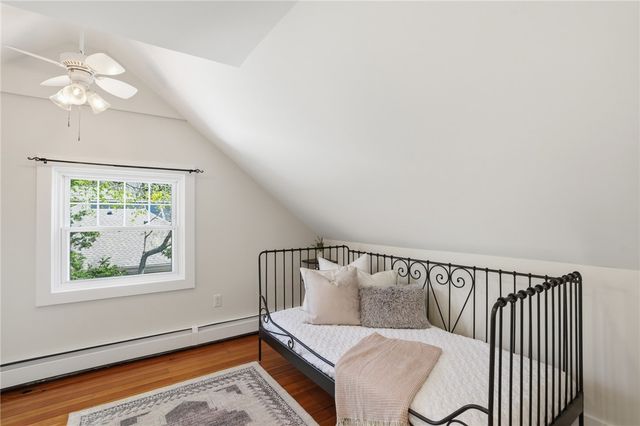 23 Richmond Avenue, Barrington, RI 02806