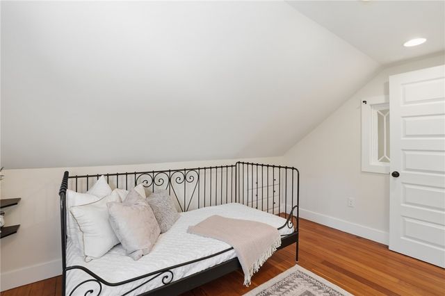 23 Richmond Avenue, Barrington, RI 02806