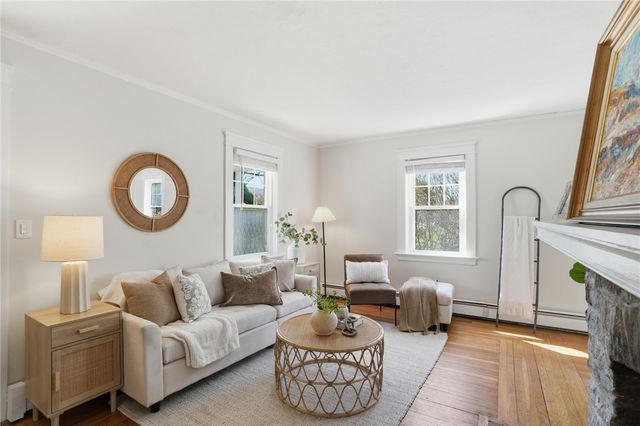 23 Richmond Avenue, Barrington, RI 02806