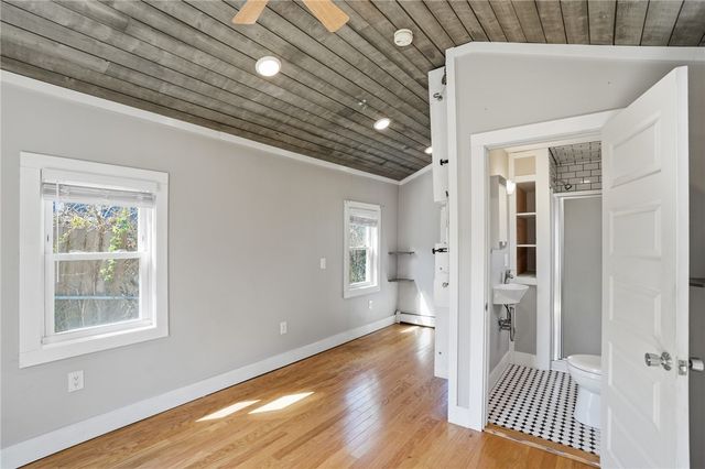 23 Richmond Avenue, Barrington, RI 02806