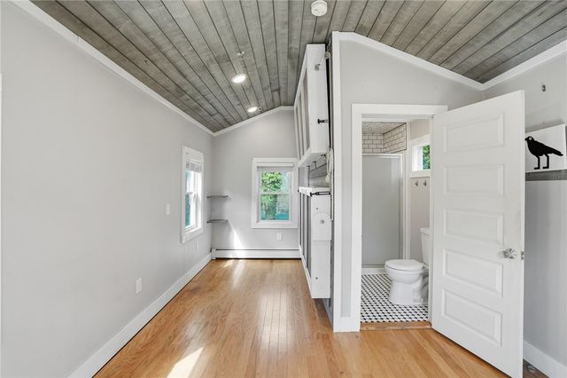 23 Richmond Avenue, Barrington, RI 02806