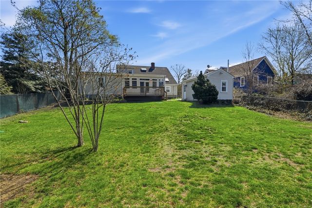 23 Richmond Avenue, Barrington, RI 02806