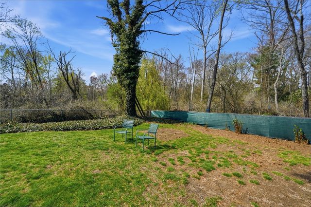 23 Richmond Avenue, Barrington, RI 02806