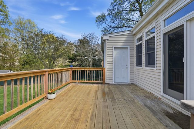 23 Richmond Avenue, Barrington, RI 02806