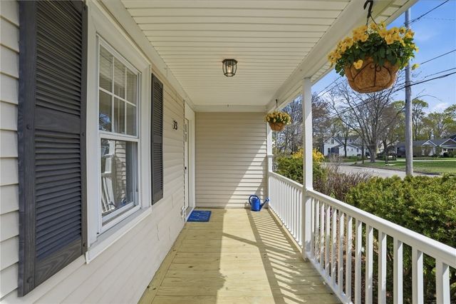 23 Richmond Avenue, Barrington, RI 02806