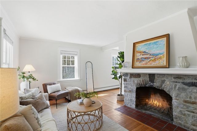 23 Richmond Avenue, Barrington, RI 02806