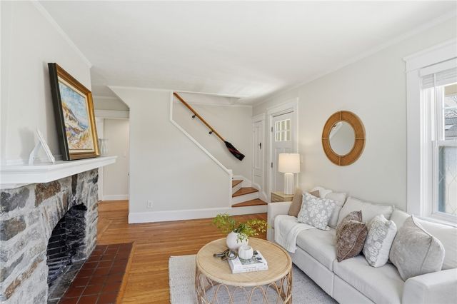 23 Richmond Avenue, Barrington, RI 02806