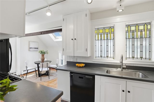 23 Richmond Avenue, Barrington, RI 02806