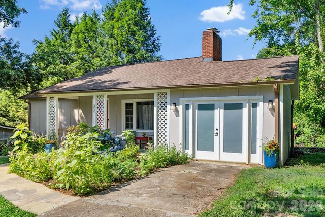 200 Aurora Drive, Asheville, NC 28805