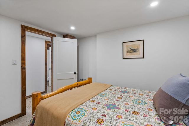 200 Aurora Drive, Asheville, NC 28805