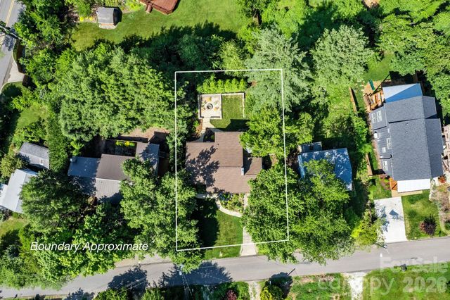 200 Aurora Drive, Asheville, NC 28805