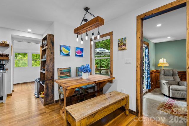 200 Aurora Drive, Asheville, NC 28805