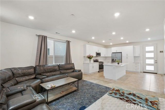 3677 S Nexa Paseo, Ontario, CA 91761