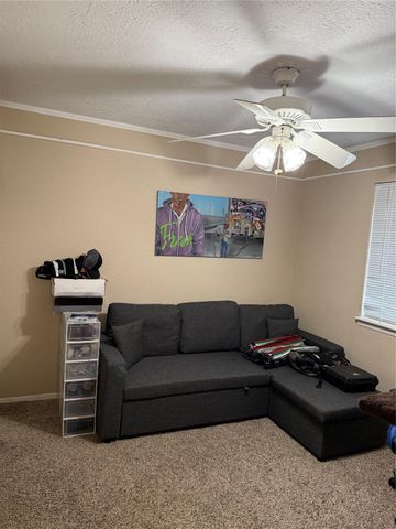 2920 Thistledown Drive, League City, TX 77573