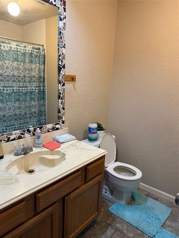 2920 Thistledown Drive, League City, TX 77573