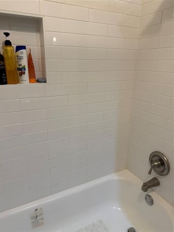 2920 Thistledown Drive, League City, TX 77573