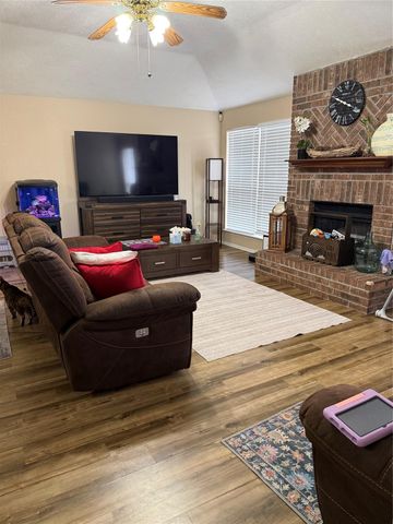 2920 Thistledown Drive, League City, TX 77573