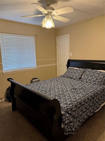 2920 Thistledown Drive, League City, TX 77573