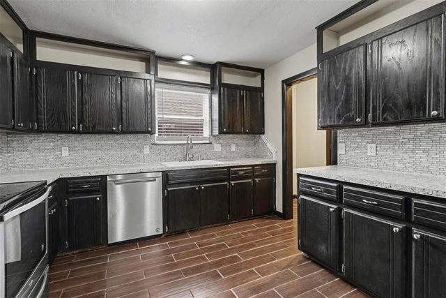 504 Conestoga Drive, Yukon, OK 73099