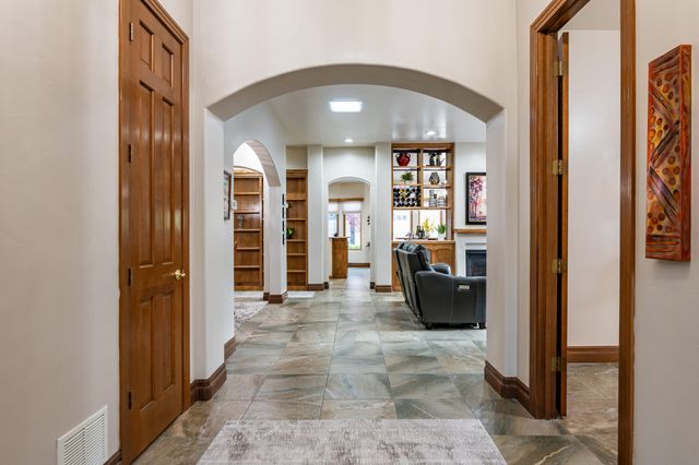 12608 Trillium Trail NE, Albuquerque, NM 87111